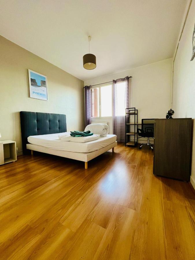 Le Voltaire -2 Chambres- 70M2- Hypercentre-Parking-Wifi Fibre- Nouvelle Literie Tarbes Eksteriør bilde
